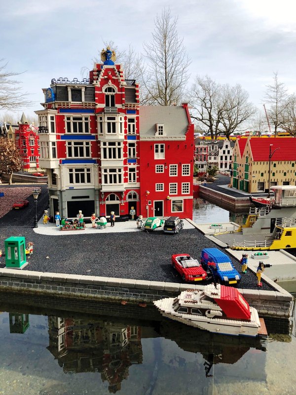 Legoland au Danemark : Parc à thème et aventure ludique pour toute la famille